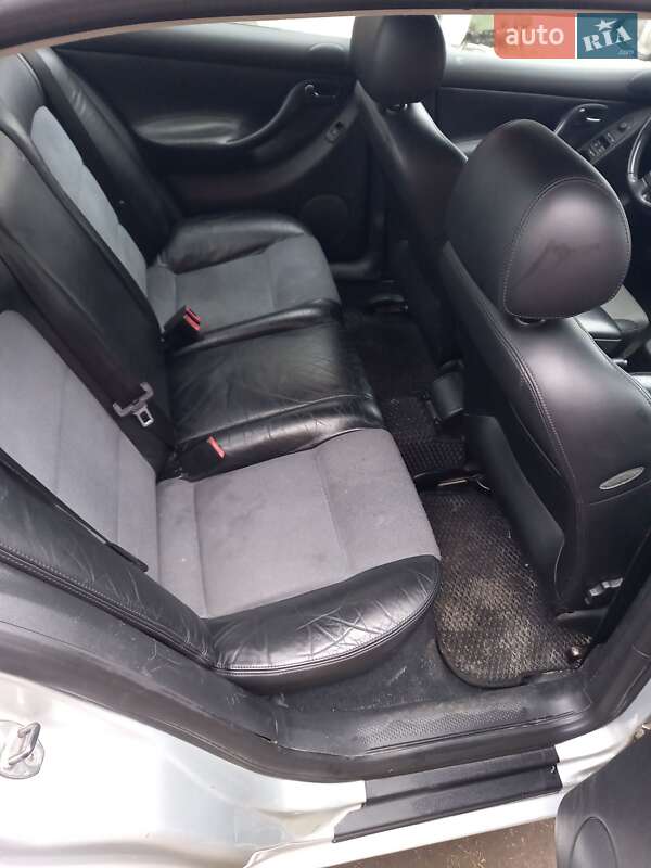 Седан SEAT Toledo 2004 в Мирополі