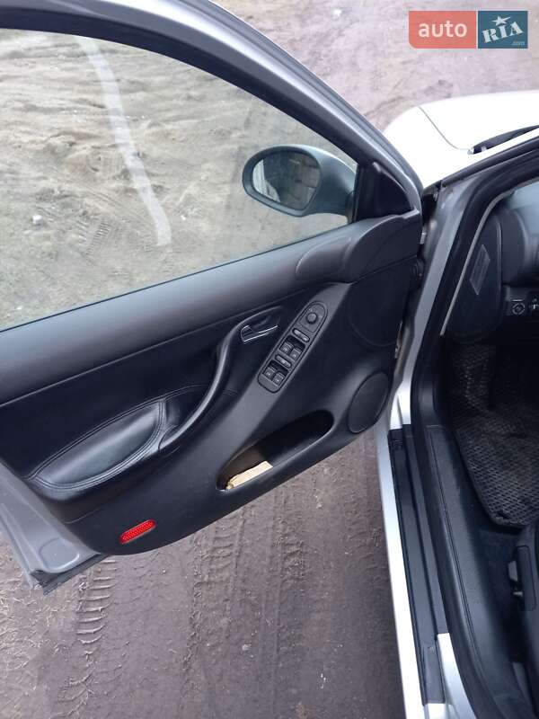 Седан SEAT Toledo 2004 в Мирополі