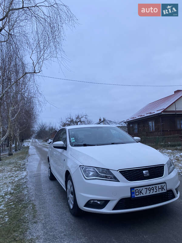 Хэтчбек SEAT Toledo 2013 в Остроге