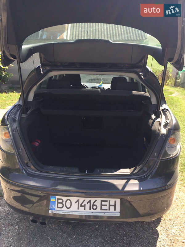 Хэтчбек SEAT Toledo 2006 в Подволочиске