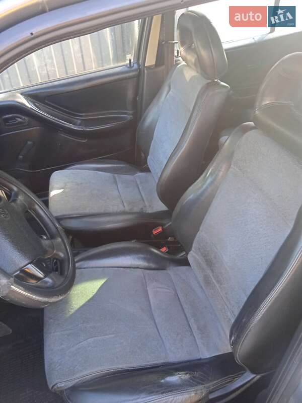 Седан SEAT Toledo 1992 в Бобровиці