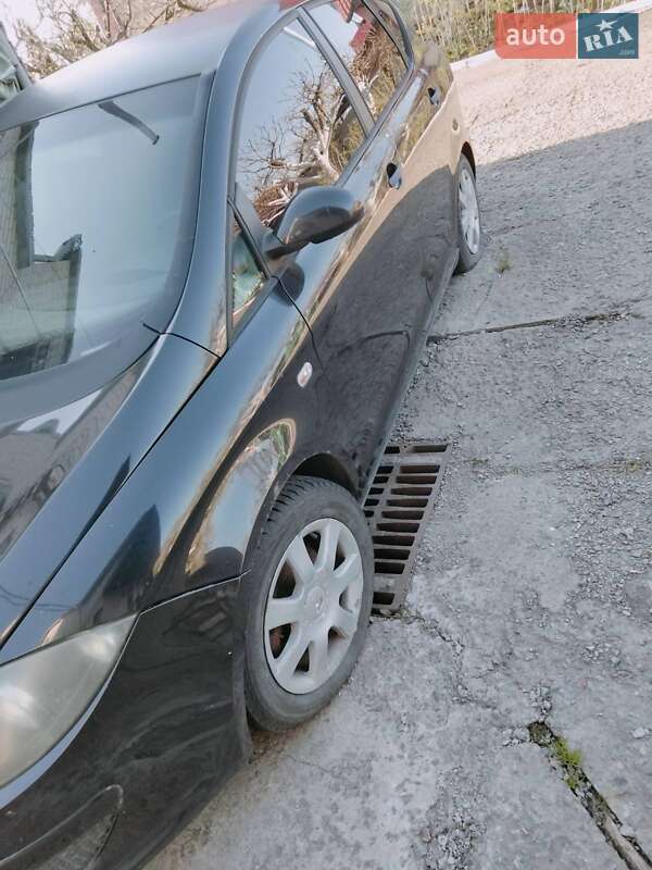 Хетчбек SEAT Toledo 2006 в Києві