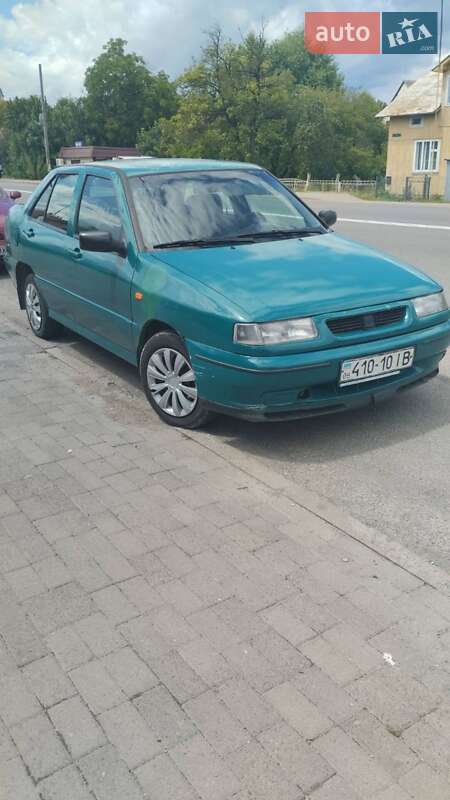 Седан SEAT Toledo 1996 в Брошневі-Облозі