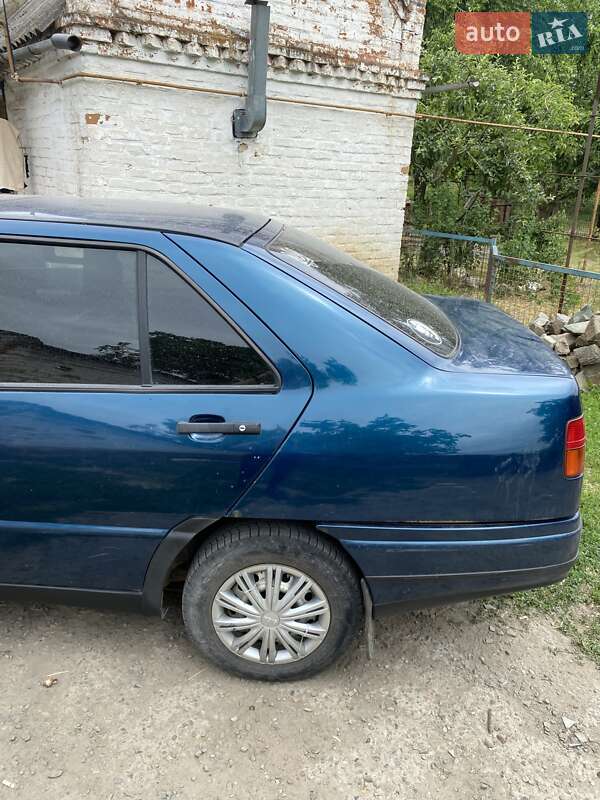 Седан SEAT Toledo 1992 в Соленом