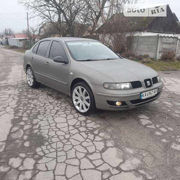 Седан SEAT Toledo 2003 в Лисянці