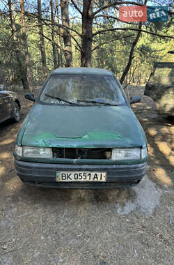 Седан SEAT Toledo 1995 в Десне