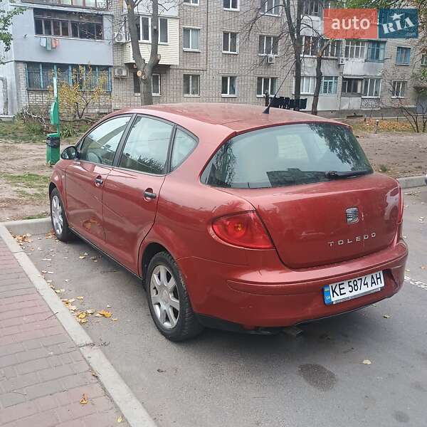 Хэтчбек SEAT Toledo 2008 в Днепре