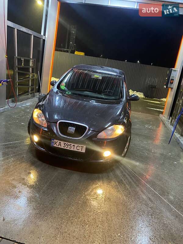 Хэтчбек SEAT Toledo 2008 в Киеве