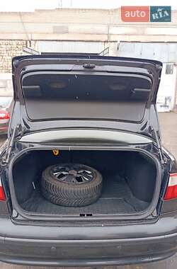Седан SEAT Toledo 2002 в 