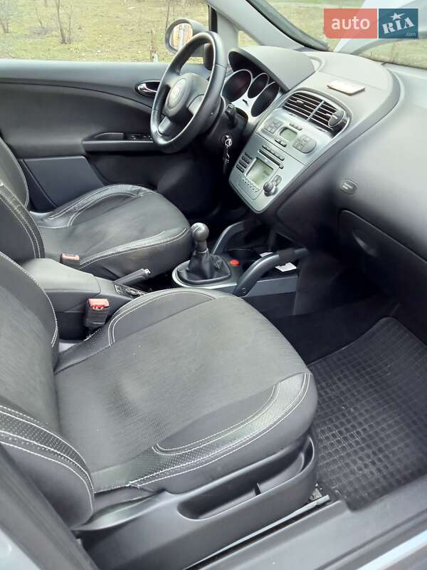 Хэтчбек SEAT Toledo 2008 в Киеве