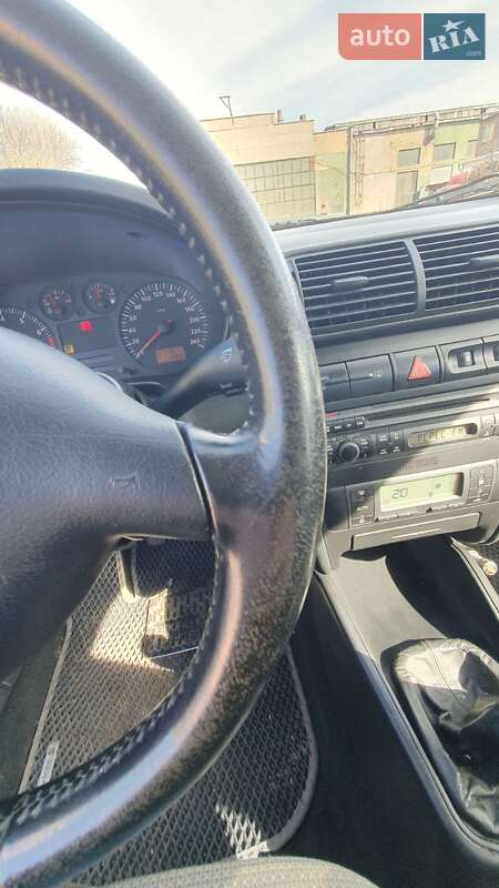 Седан SEAT Toledo 2003 в Киеве