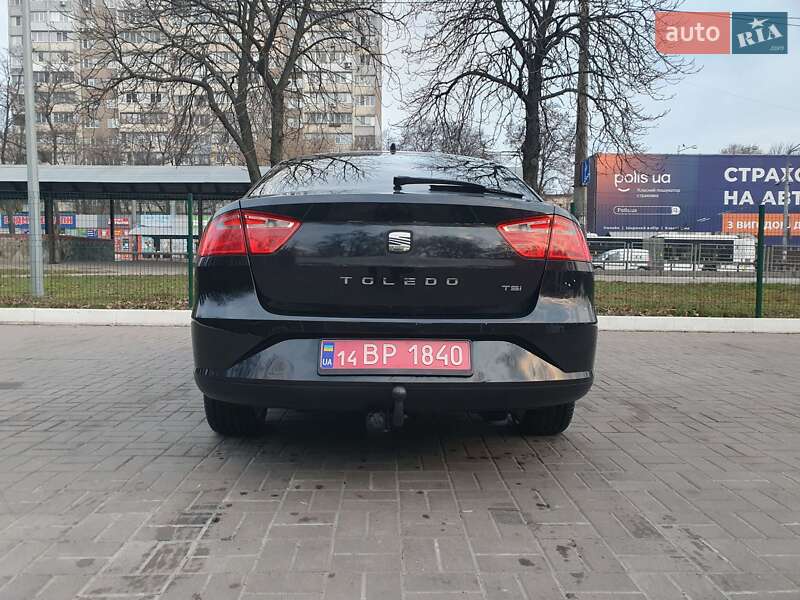Лифтбек SEAT Toledo 2013 в Киеве