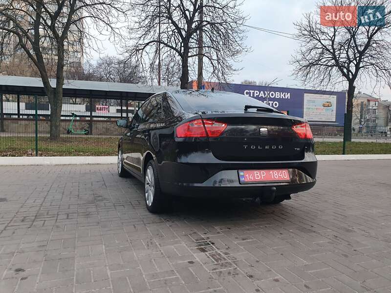 Лифтбек SEAT Toledo 2013 в Киеве