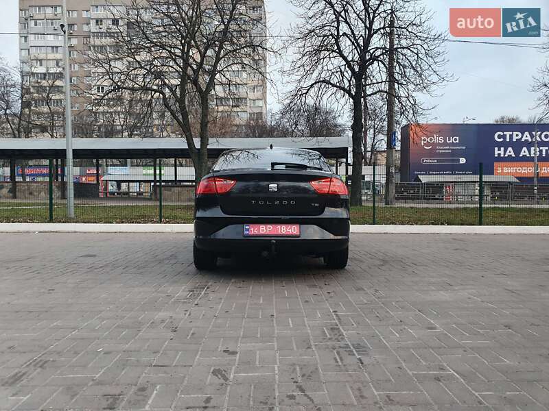 Лифтбек SEAT Toledo 2013 в Киеве