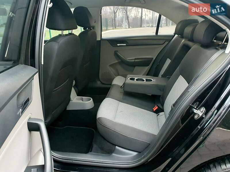 Лифтбек SEAT Toledo 2013 в Киеве