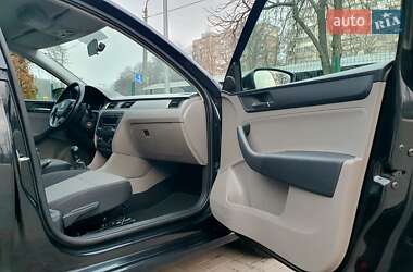 Ліфтбек SEAT Toledo 2013 в 