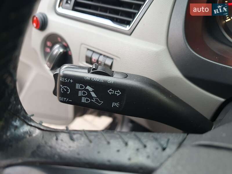 Лифтбек SEAT Toledo 2013 в Киеве