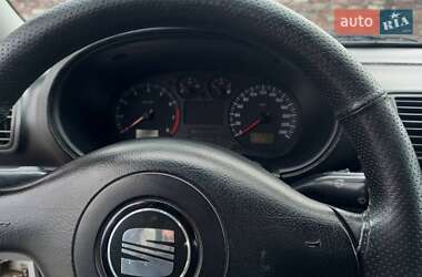 Седан SEAT Toledo 2002 в 
