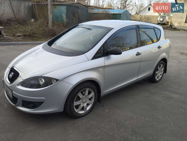 Хэтчбек SEAT Toledo 2008 в Каневе