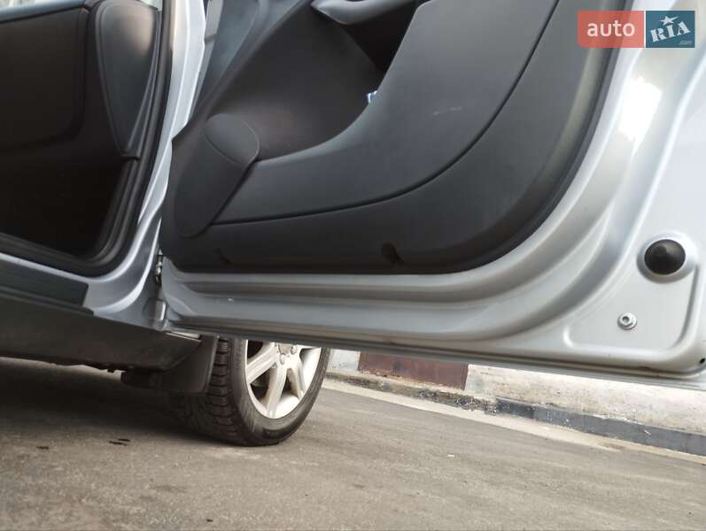 Хэтчбек SEAT Toledo 2008 в Каневе