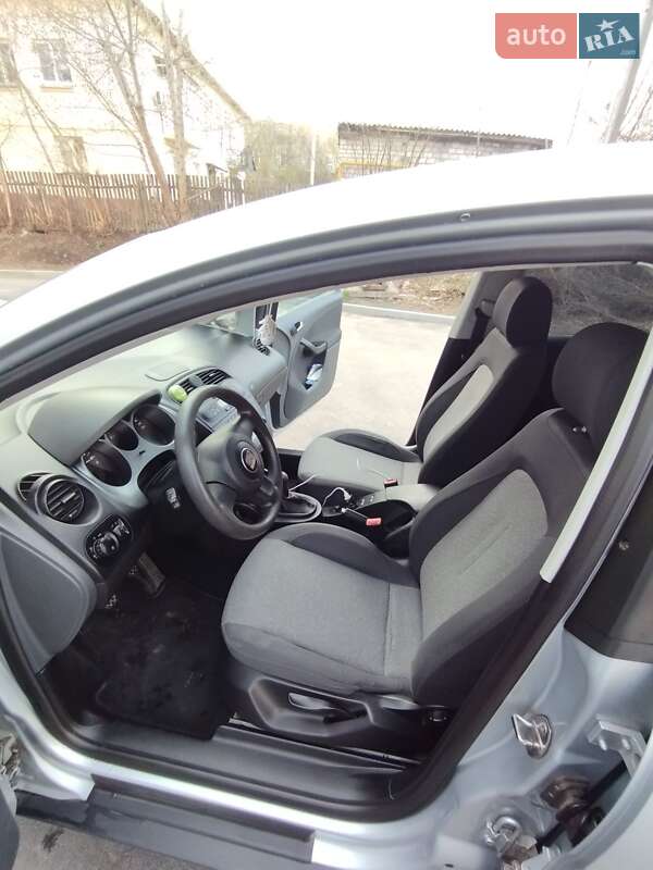 Хэтчбек SEAT Toledo 2008 в Каневе