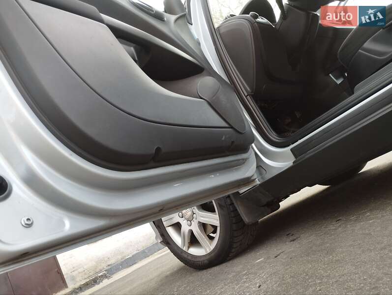 Хэтчбек SEAT Toledo 2008 в Каневе