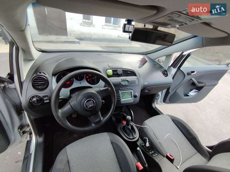 Хэтчбек SEAT Toledo 2008 в Каневе