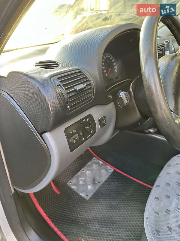 Седан SEAT Toledo 2001 в Ніжині