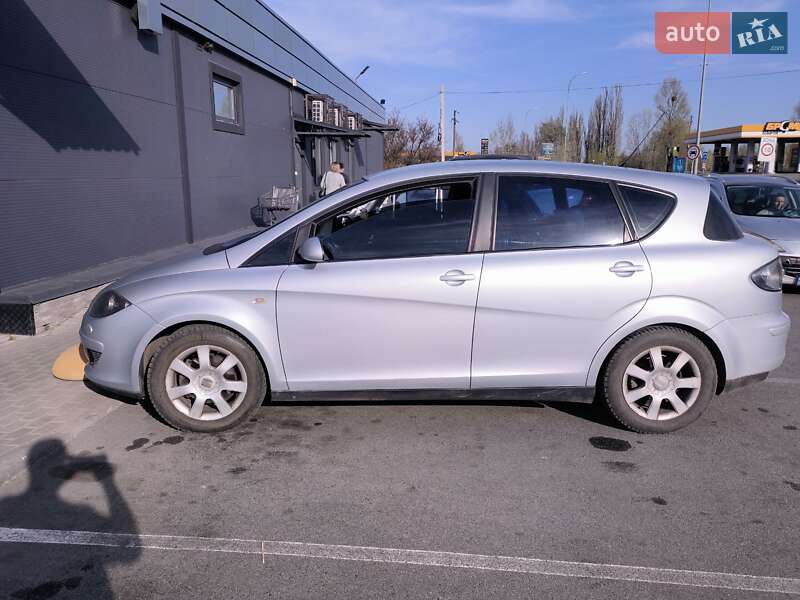 Хэтчбек SEAT Toledo 2006 в Буче