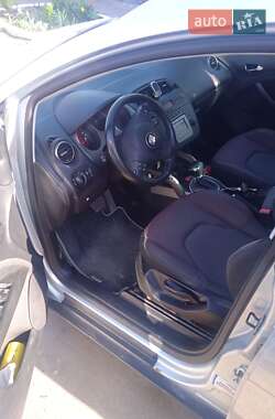 Хэтчбек SEAT Toledo 2005 в 