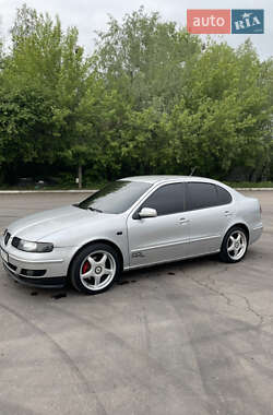 Седан SEAT Toledo 2001 в 