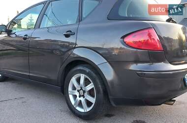 Хэтчбек SEAT Toledo 2005 в 