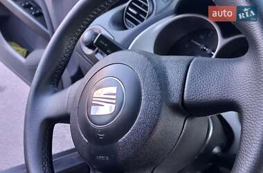 Хэтчбек SEAT Toledo 2005 в 