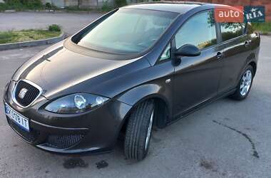 Хэтчбек SEAT Toledo 2005 в 