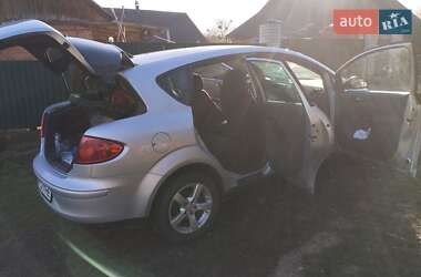 Хэтчбек SEAT Toledo 2005 в 