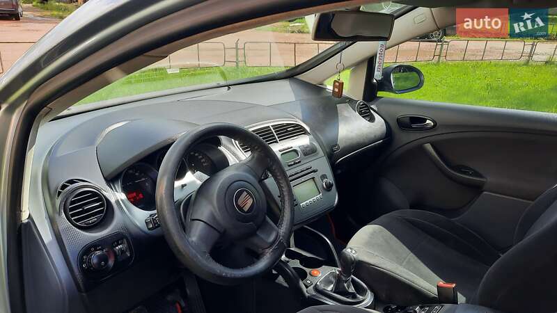 Хэтчбек SEAT Toledo 2008 в Калуше