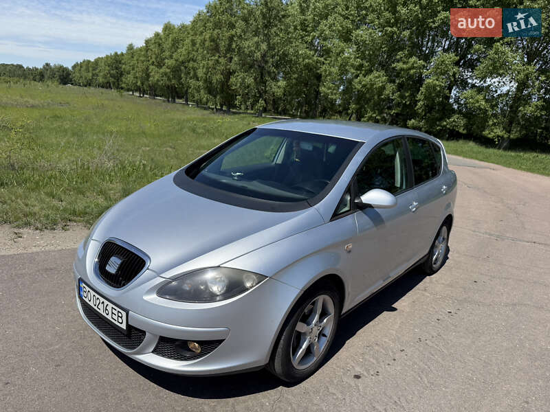Хэтчбек SEAT Toledo 2005 в 