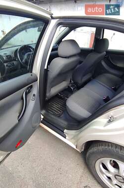 Седан SEAT Toledo 2003 в 