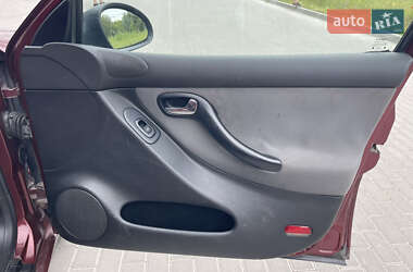 Седан SEAT Toledo 2004 в 