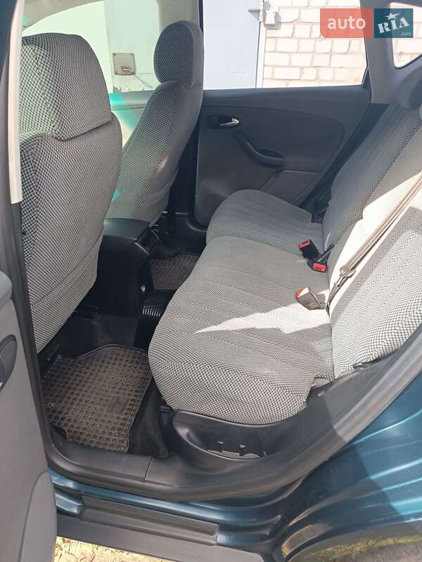 Хетчбек SEAT Toledo 2006 в Черкасах