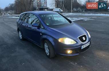Хэтчбек SEAT Toledo 2005 в 