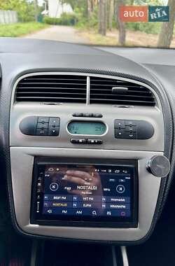 Хэтчбек SEAT Toledo 2005 в 
