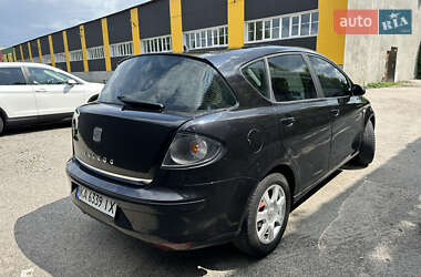 Хэтчбек SEAT Toledo 2005 в 