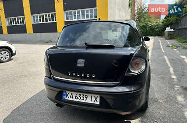 Хэтчбек SEAT Toledo 2005 в 