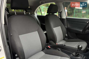 Лифтбек SEAT Toledo 2013 в 