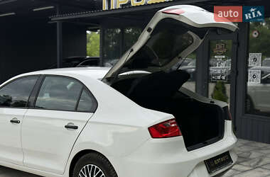 Лифтбек SEAT Toledo 2013 в 