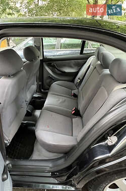 Седан SEAT Toledo 2000 в 