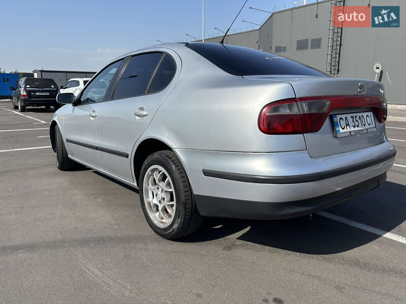 Седан SEAT Toledo 2001 в Звенигородці