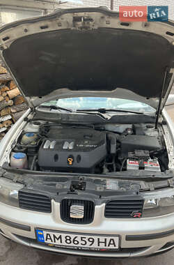 Седан SEAT Toledo 2000 в 