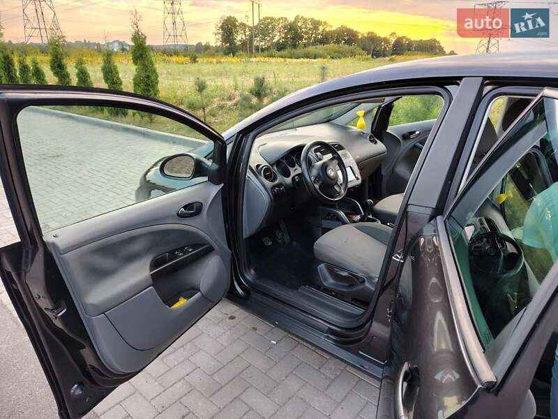 Хэтчбек SEAT Toledo 2005 в Ровно фото 12 Хэтчбек SEAT Toledo 2005 в Ровно